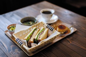 �V���J�t�F�V�[���̍����킩��I2018�N�ɃI�[�v�������J�t�F23�I�̃��C���摜