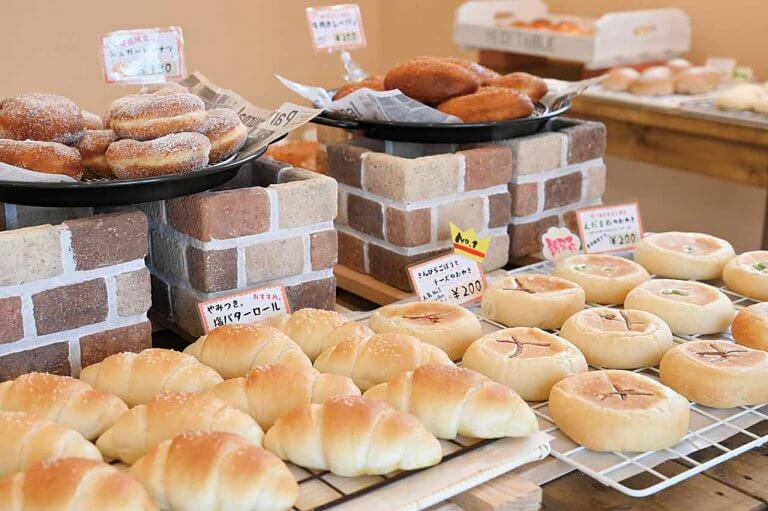 国産小麦100%の無添加パンが常時20種 魚沼市のベーカリー「Peek-a-Boo」が小千谷市に2号店 国産小麦100%の無添加パンが常時20種 魚沼市のベーカリー「Peek-a-Boo」が小千谷市に2号店