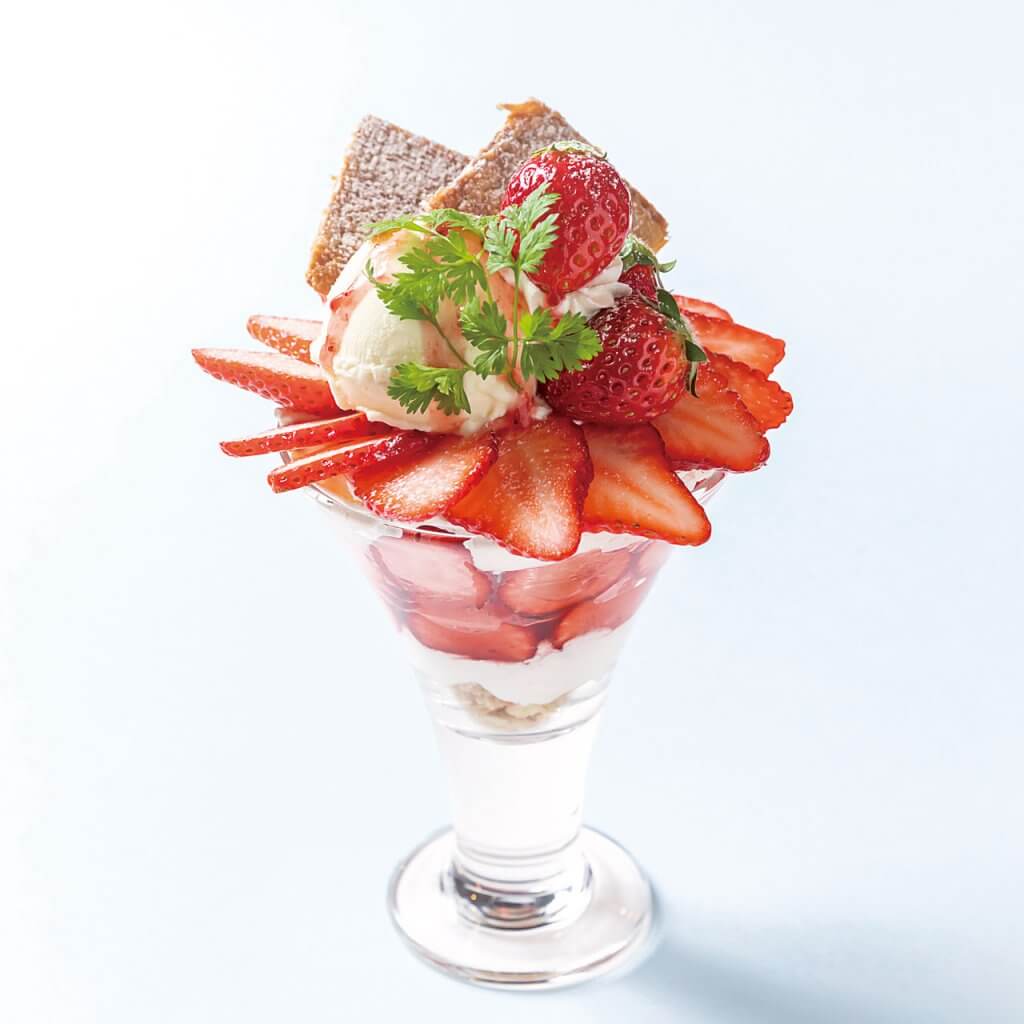 いちごパフェ☆様お取り置き　518☆ぷっくり パフェで春を先取り！イチゴたっぷりまるでアート作品のような贅沢