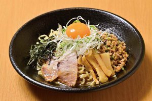 つながり／油そば専門店が長岡市川崎ICそばにオープン!数種類の野菜を