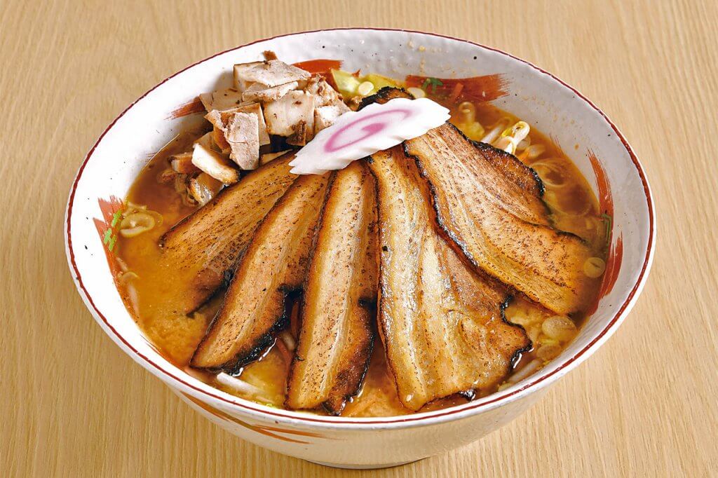 食欲を満たすボリューム満点の一杯！新潟の「がっつり肉ラーメン」6選