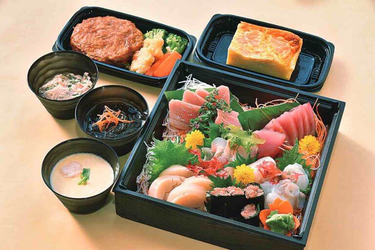 鮮度抜群の刺し身から手作り惣菜や弁当が並ぶ店「竹仙(タケセン)」が新発田市にオープン 鮮度抜群の刺し身から手作り惣菜や弁当が並ぶ店「竹仙(タケセン)」が新発田市にオープン
