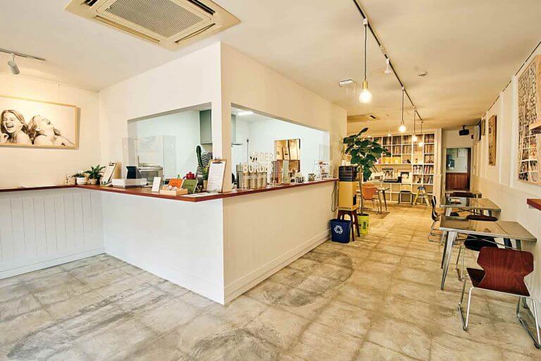 BBC Kamo Miyagemono Center(ビービーシー カモミヤゲモノセンター)/加茂市にアパレルブランド発のカフェがオープン オリジナルのあんこ菓子や調味料の販売も BBC Kamo Miyagemono Center(ビービーシー カモミヤゲモノセンター)/加茂市にアパレルブランド発のカフェがオープン オリジナルのあんこ菓子や調味料の販売も