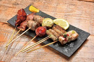 バラエティー豊かな焼き鳥 串焼きが自慢 炭火焼 ブチ 新潟市西区小針にオープン 電話予約で焼きたてのテイクアウトも 街ニュース 新潟の街ニュース ローカル情報 Komachi Web こまちウェブ