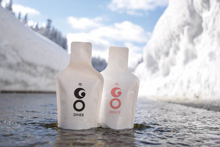冷凍から熱燗まで! 100mL飲み切りタイプのパウチ入り日本酒「GO POCKET」発売 携帯しやすくアウトドアにも◎ 冷凍から熱燗まで! 100mL飲み切りタイプのパウチ入り日本酒「GO POCKET」発売 携帯しやすくアウトドアにも◎