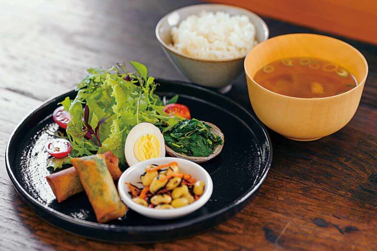 採れたての旬野菜を使ったランチ&デリのお店が秋葉区荻島にオープン!「はなの台所」夜は居酒屋営業も 採れたての旬野菜を使ったランチ&デリのお店が秋葉区荻島にオープン!「はなの台所」夜は居酒屋営業も