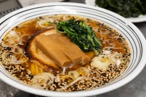 国産ワカメどっさりでミネラル豊富！まっくうしゃ笹口店「贅沢岩のり