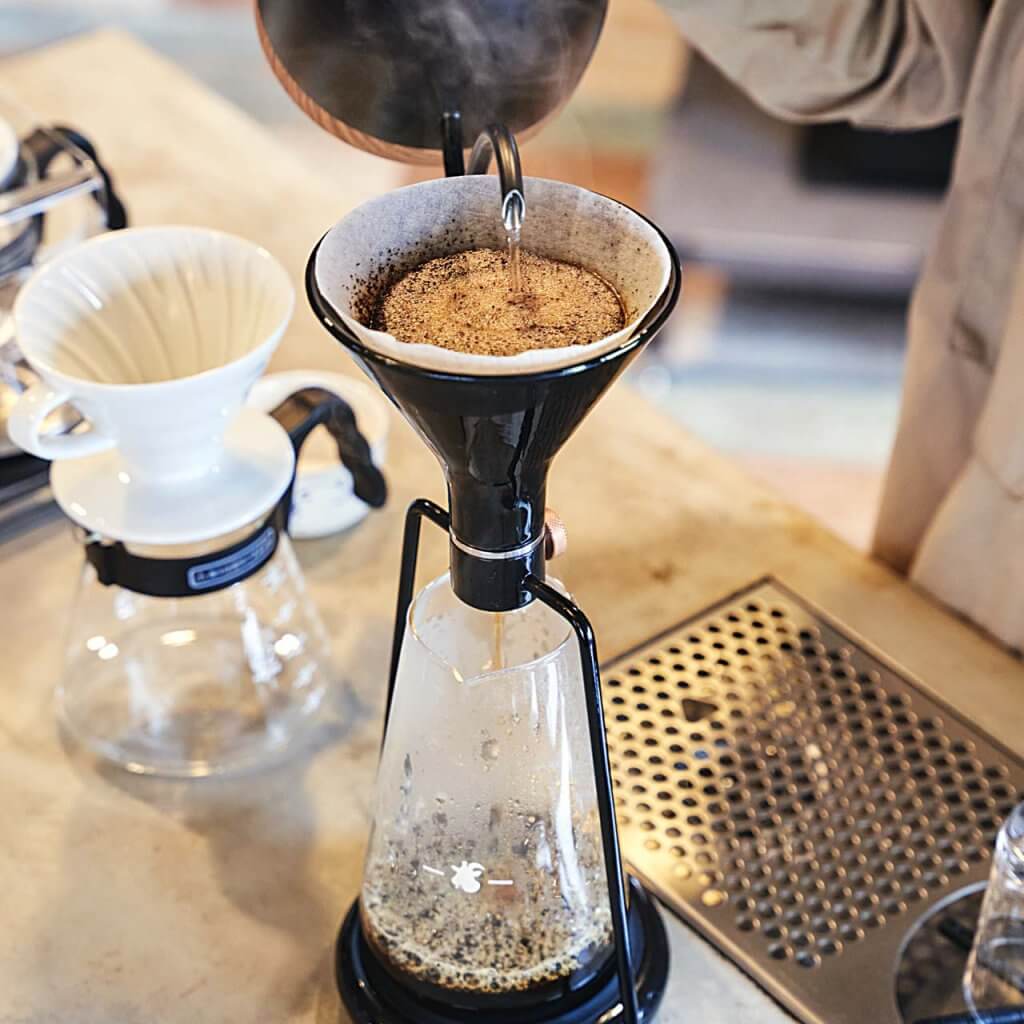 県内ではここだけの希少銘柄も 世界中から厳選した約30種のコーヒーを