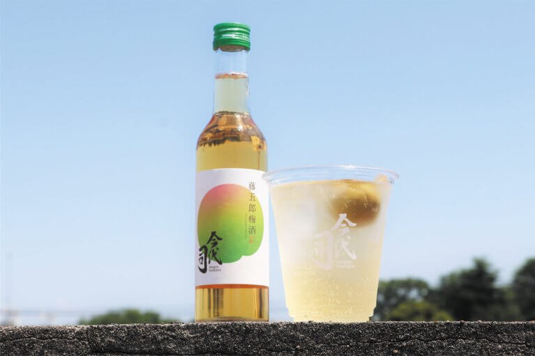染付獅子文梅瓶 染付獅子文梅瓶