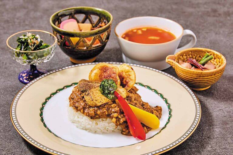 真野湾を見下す抜群のロケーションで佐渡の恵みを使った料理を堪能 「じんのびCafe&Restaurant」オープン 真野湾を見下す抜群のロケーションで佐渡の恵みを使った料理を堪能 「じんのびCafe&Restaurant」オープン