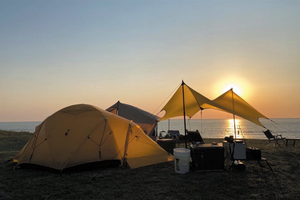 瀬波温泉にロケーション抜群のキャンプ場「Sunset Side Base（サン