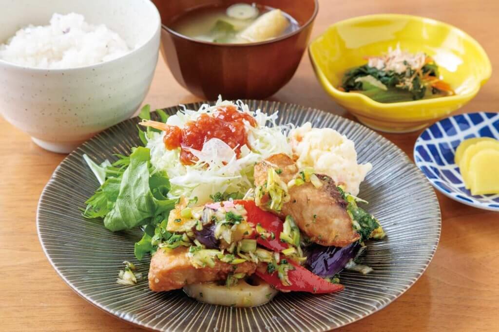 女池の「チャッペス食堂」が多彩な定食を味わえる食堂に