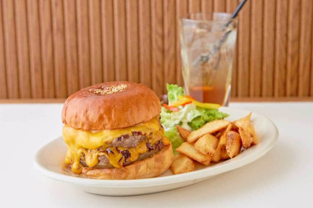 チーズバーガー愛あふれる魅惑のラインアップ「THE CHEESE BURGER