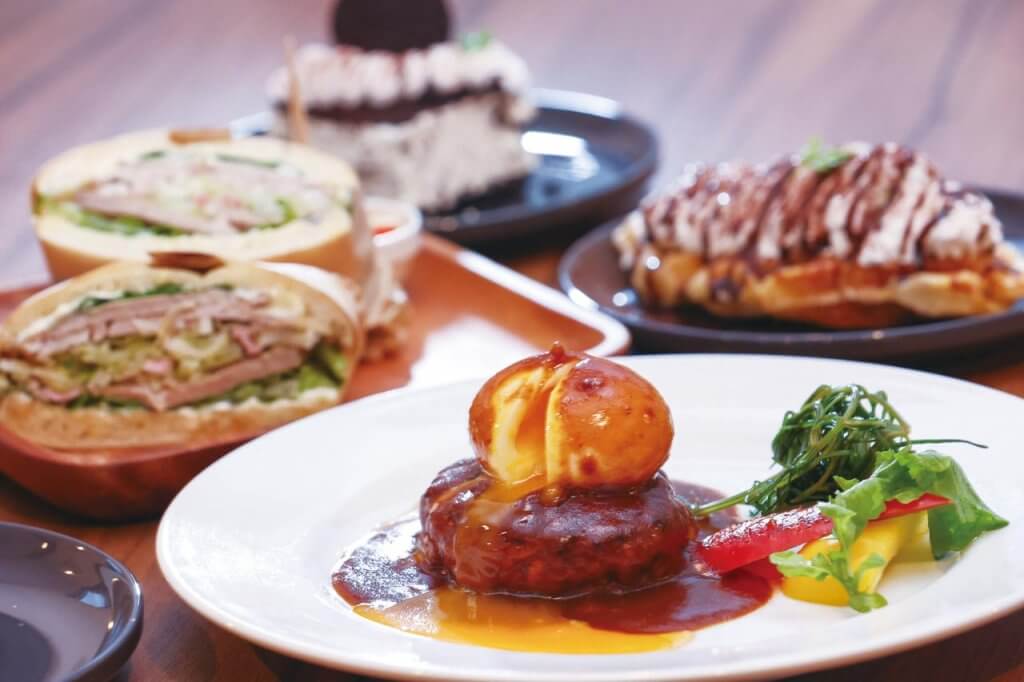 ジェラート、パニーノ、クロッフルなど多彩なメニューのカフェが沼垂に