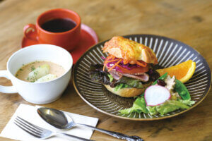 �����s�ۓc���̕����{�ݓ��ɉَq�X���i���X�y�[�X���a���I�uFUKU�َq�X�^�T�t���������v�A�[�g���y���߂�X�����̋��_�ɂ̃��C���摜