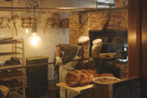 425IKomachiŐV́uET̃x[J[ƂςvWĨC摜