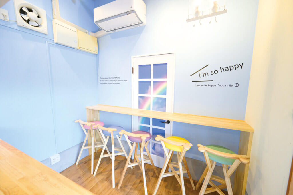 弥彦の大鳥居近くにソフトクリーム専門店がオープン！「雨のち虹 」15