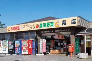 �u���̉w �L�h�v���ɁuCOFFEE STAND �ЂƂ����̎��Ԃ��B�v�a���I �X���Ă��̎��Ɛ��p�����g�����T���h���j���[���L�x�̉摜5