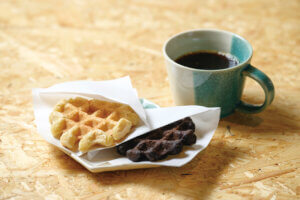 �����s�̏��X�X�ɃR�~���j�e�B���V�F�A�X�y�[�X�u�Ƃ܂�؃J�t�F �֗��i�����N���j�v�I�[�v���@�n���h�h���b�v�R�[�q�[��y�H�̒񋟂��@�̉摜6