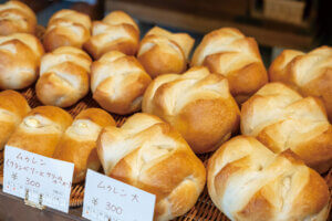 �ɂ��܂�X�����H�t��̃x�[�J���[�u�O�[�e�v�������I ��50��̑f�p�ȃp���������̉摜4