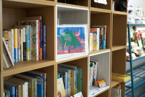 �}�����ƕی����̋@�\�����˔������R�~���j�e�B�[�X�y�[�X�u�Ȃ��܂�Base�v�V���s�k��ɒa���̉摜3