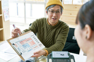 �}�����ƕی����̋@�\�����˔������R�~���j�e�B�[�X�y�[�X�u�Ȃ��܂�Base�v�V���s�k��ɒa���̉摜5