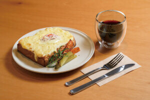 Cꂻ΂ɃR~jeB[JtFu72{ ނvI[v@{ƃR[qȂ𗬁EM̏ɂ̉摜4