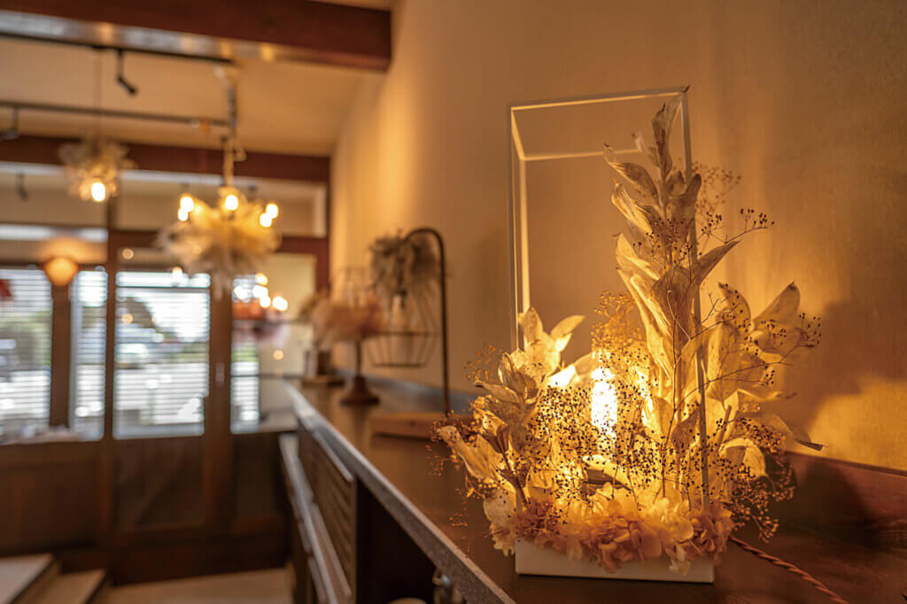 中央区姥ケ山に新潟市初のフラワーシャンデリア店「CHERE BEAUTE