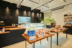 �L���p�e�B�X���[�o�g�̂��v�w���c�މَq�X���H�t��ɒa���I�uLien�i�������j�v�Ŕ̃��[���P�[�L�ق��G�ߌ���̐��َq���L�x�̉摜6