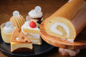 �L���p�e�B�X���[�o�g�̂��v�w���c�މَq�X���H�t��ɒa���I�uLien�i�������j�v�Ŕ̃��[���P�[�L�ق��G�ߌ���̐��َq���L�x�̃��C���摜