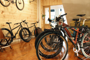 ���]�Ԃ��g��炵�̑��_�h�ɁB�Ò��G���A�Ɏ��]�Ԃ̐������̔��̓X�uBICYCLES�i�o�C�V�N���Y�j�v�I�[�v���I�̉摜7