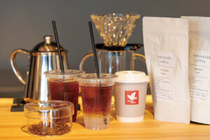 kƋXuFINCHHOMEvׂɓjcƂ̃JtFX^huFINCHFIKAvI[vI V[[ƍ킹Ċył̃C摜