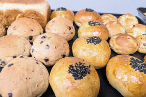 �p���ƃ`�[�Y�Ɏ��M����I�O���X1�t����y���߂郏�C���o�[�uWine��Bakery �Ђ��܂�v�����抪�ɃI�[�v���̉摜4