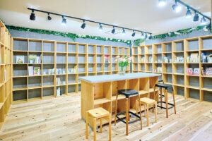 ���ݐ}���فu�݂ȂƐ}���ف^���ƂȂ�J�t�FFu.�v�����撷�Ғ��Ɂ@���݂̃J�t�F�ł͖���ɂ��Ȃ񂾃h�����N���̃��C���摜