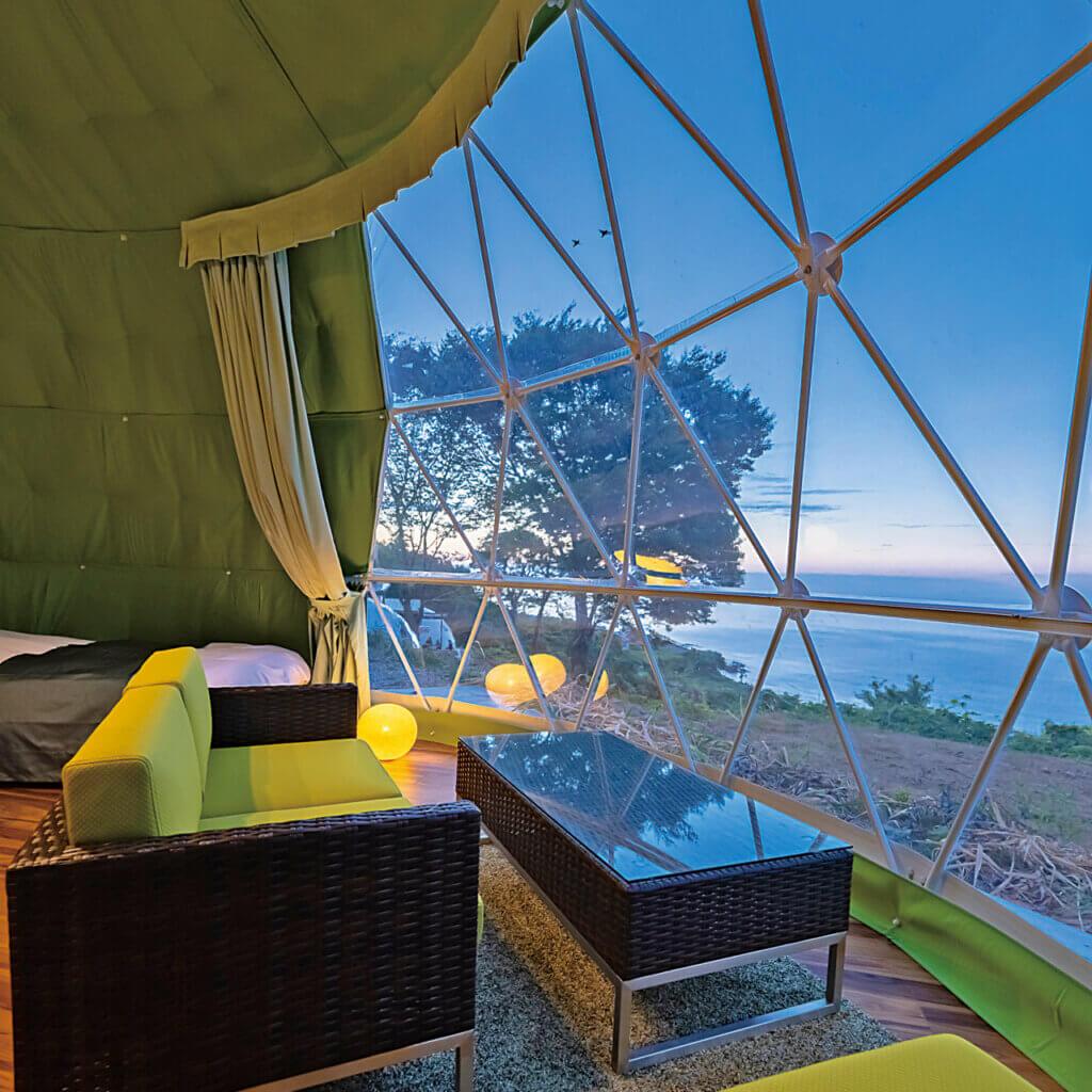 直江津海水浴場近くにグランピング施設「蒼天海峯」とオートキャンプ場