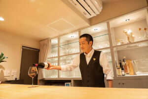 ���x�ʂɃ��C���o�[�uwinebar Chouette�i�V���G�b�g�j�v�I�[�v���@�B��Ƌ�ԂŌ��I���C�����O���X1�t����̉摜3