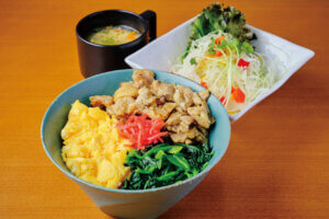 �����䓌�ɃJ�t�F�E�o�������̂��X�uBaru Cafe ���̐X�v�I�[�v���@�S���j���[�����ł��钋��ʂ��c�Ƃ����̃��C���摜