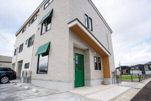 ��z�s�̎G�ݓX�u������ ��������v���ړ]�I�[�v���@�N���X�E�H��E�J�g�����[�ȂǓ��{&�k���̃u�����h�G�݂������̉摜2