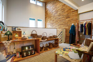 ��z�s�̎G�ݓX�u������ ��������v���ړ]�I�[�v���@�N���X�E�H��E�J�g�����[�ȂǓ��{&�k���̃u�����h�G�݂������̉摜6