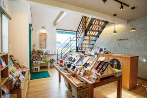 ��z�s�̎G�ݓX�u������ ��������v���ړ]�I�[�v���@�N���X�E�H��E�J�g�����[�ȂǓ��{&�k���̃u�����h�G�݂������̉摜4