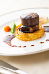 ���E�O���E�����̖��o���z�e�����C�h�̔����Ȉ�M�ɁI �z�e���I�[�N���V���Łu���E�O���E�����t�F�A�v11�����܂ŊJ�Ẩ摜3