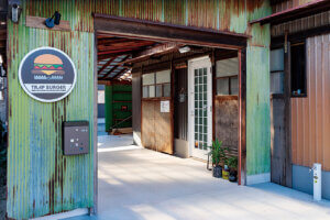 SS̃peB́Ino[K[XuTRAP BURGERigbvo[K[jvk摾vlɃI[v̉摜2