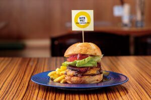 SS̃peB́Ino[K[XuTRAP BURGERigbvo[K[jvk摾vlɃI[ṽC摜