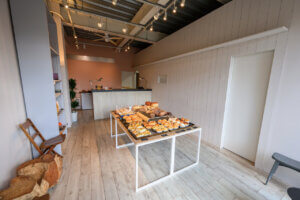 �O���s�ɂʂ����肠�ӂ��x�[�J���[���a���uaqui�i�A�L�j�v�f�p�ȃp���œ���̐H��ɍʂ���̉摜5