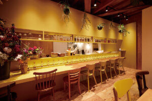 CxgoXŐlC̃J[X搼xʂɑҖ]̎X܂I[vIuspice cafe S-POTvXpCXghNj[̉摜6