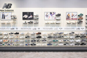 ABC-MART̕i낦I 2Xܖڂ́gGRAND STAGEhƑԁuABC-MART GRAND STAGE A[NKAXvI[vỈ摜3