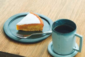 XɏȃJtFuCAFE ALMAiJtFA}jvI[vI tXَqŃzbƂЂƋx݂̉摜4