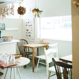 XɏȃJtFuCAFE ALMAiJtFA}jvI[vI tXَqŃzbƂЂƋx݂̉摜5