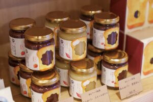 �݁~���񂱁~�ʕ��̐V���o�X�C�[�c�ɒ��ځI �Q�َq���X�u�����Q tsukioka an�v�V���c�s��������ɃI�[�v���̉摜5