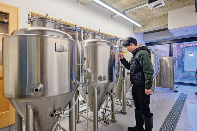 �V���w�߂��Ƀu�������[�V�X�u2LF BEER�i�c�[�G���G�t�r�A�j�v������V�_�ɃI�[�v���I���Ѓr�[����3������񋟂̉摜5